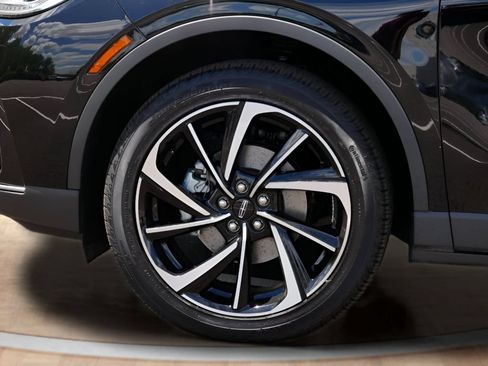 Used 2025 Lincoln Corsair Reserve w/ Equipment Group 202A AWD/4WD image 9