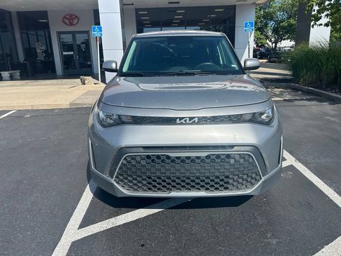 Used 2024 Kia Soul LX w/ Option Group 015 FWD image 2
