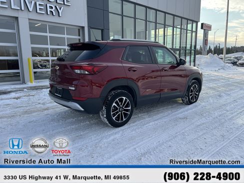 Used 2025 Chevrolet TrailBlazer LT image 9