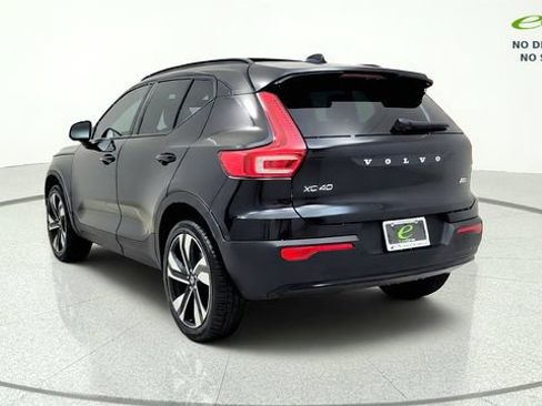 Used 2024 Volvo XC40 B5 Plus w/ Protection Package Premier AWD/4WD image 6