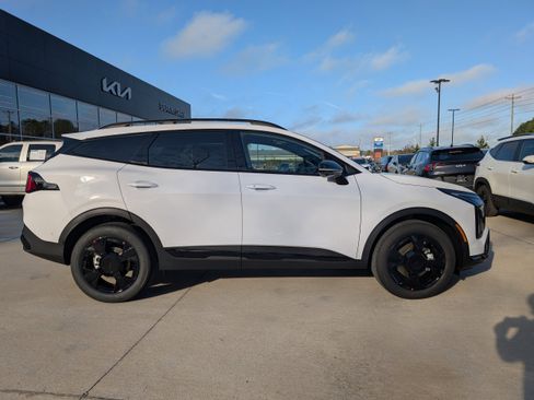New 2026 Kia Sportage X-Line AWD/4WD image 2
