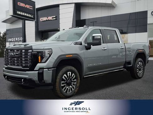 Used 2025 GMC Sierra 2500 Denali Ultimate w/ Max Trailering Package image 4