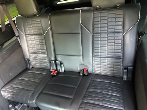 Used 2024 Cadillac Escalade ESV V w/ LPO, Floor Liner Package AWD/4WD image 44