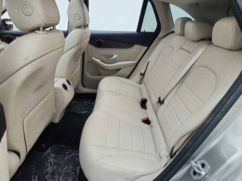 Used 2022 Mercedes-Benz GLC 300 image 22