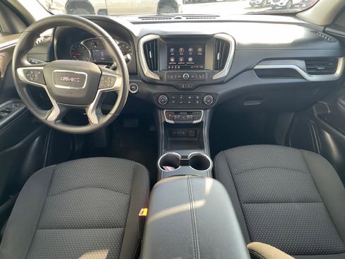 Used 2024 GMC Terrain SLE image 10