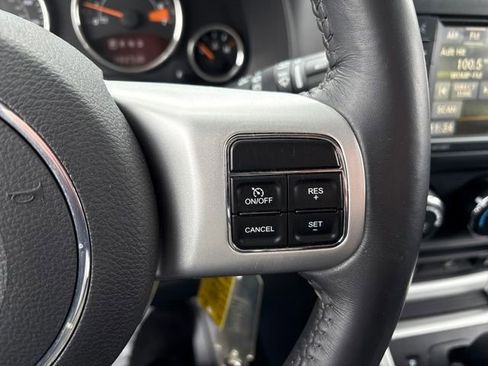 Used 2016 Jeep Compass Latitude w/ Mopar Chrome Accents Group image 14