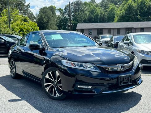 Used 2017 Honda Accord EX image 1