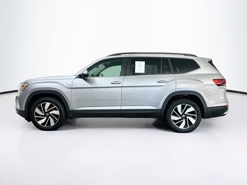 Used 2025 Volkswagen Atlas SE AWD/4WD image 4