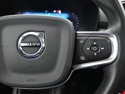 Used 2023 Volvo XC40 B4 Ultimate FWD image 26