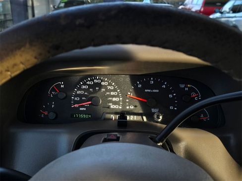 Used 2002 Ford F350 Lariat image 26