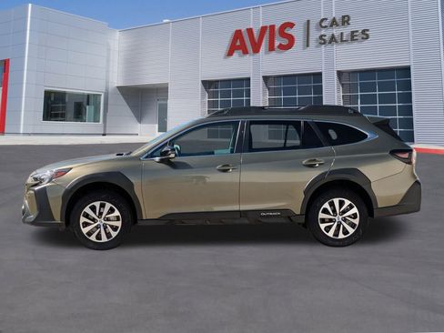 Used 2025 Subaru Outback Premium image 10