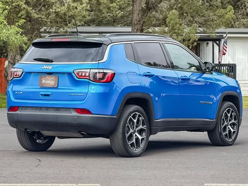Used 2025 Jeep Compass Limited AWD/4WD image 4