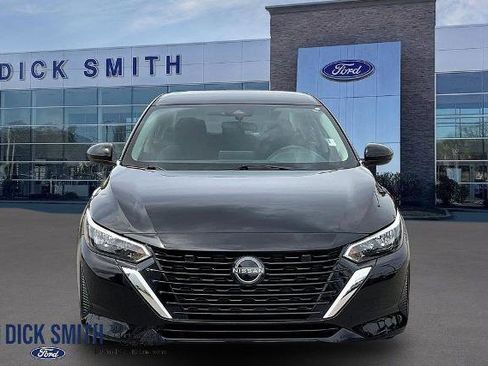 Used 2025 Nissan Sentra SV FWD image 2