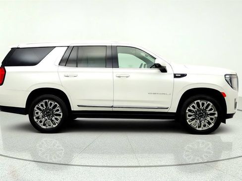 Used 2023 GMC Yukon Denali Ultimate AWD/4WD image 4