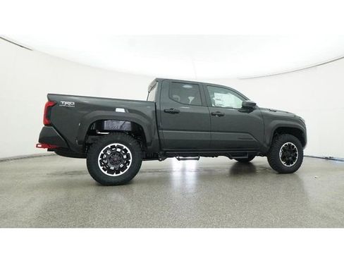 New 2026 Toyota Tacoma TRD Off-Road AWD/4WD image 18
