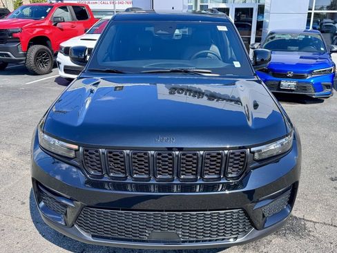 New 2025 Jeep Grand Cherokee Limited w/ Black Appearance Package image 2