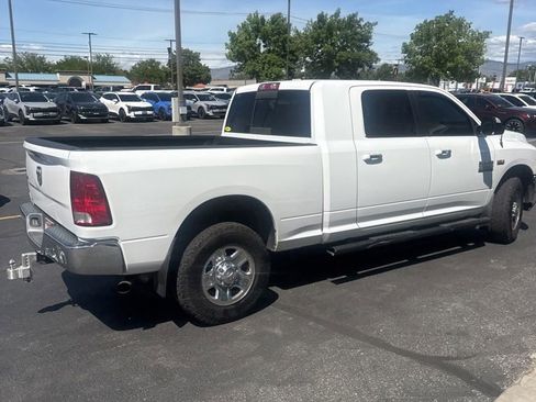 Used 2017 RAM 3500 SLT RWD image 2