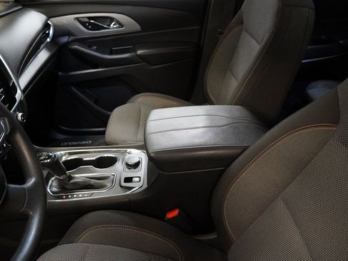 Used 2018 Chevrolet Traverse LS FWD image 9