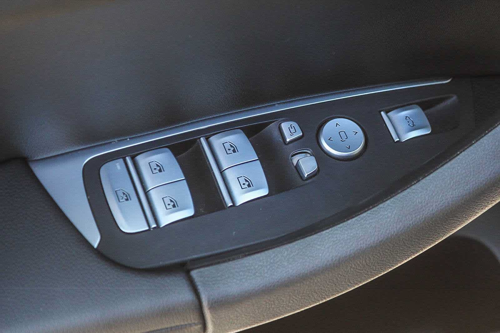 Used 2024 BMW X3 sDrive30i w/ M Sport Package RWD image 19