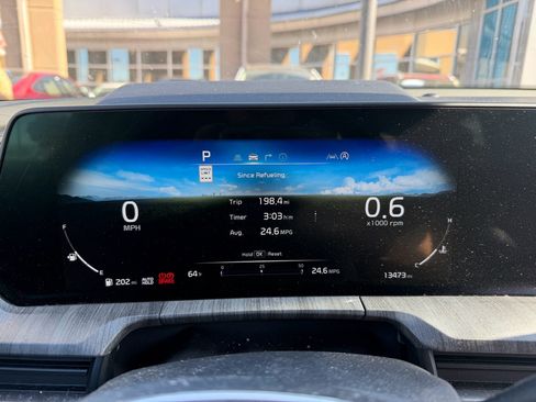 Used 2024 Kia Telluride SX w/ Towing Package image 19