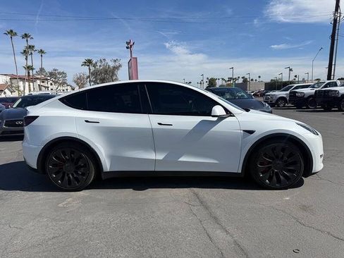 Used 2022 Tesla Model Y Performance AWD/4WD image 3