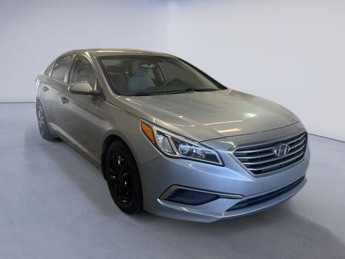 Used 2017 Hyundai Sonata SE w/ Cargo Package image 1