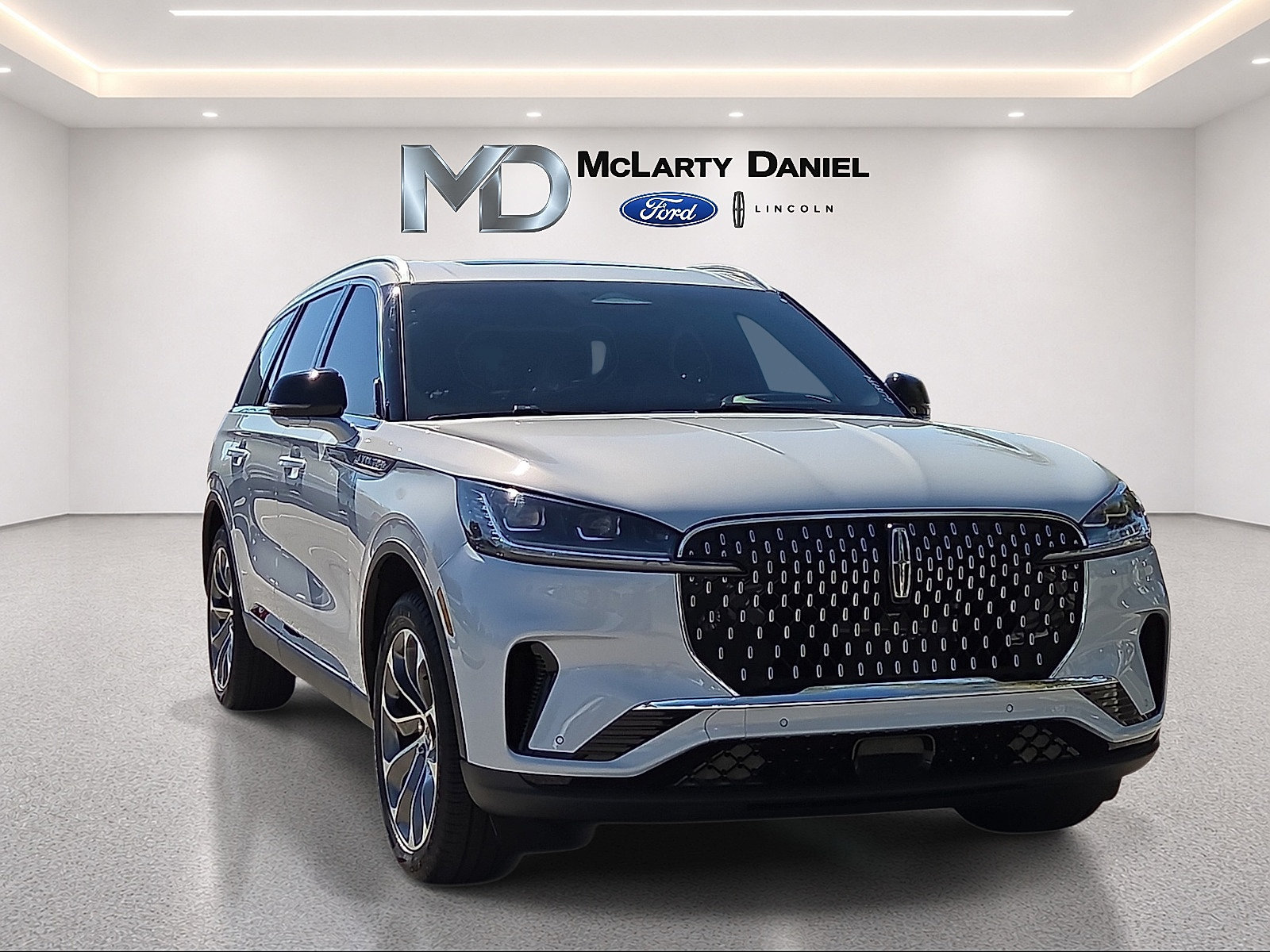 Used 2025 Lincoln Aviator Reserve w/ Luxury Package AWD/4WD image 1
