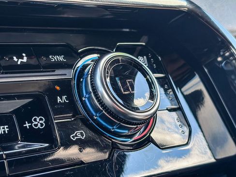 Used 2023 GMC Sierra 1500 AT4 w/ Technology Package image 33