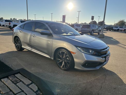 Used 2021 Honda Civic Sport image 2