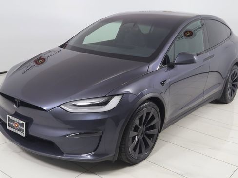 Used 2022 Tesla Model X image 28
