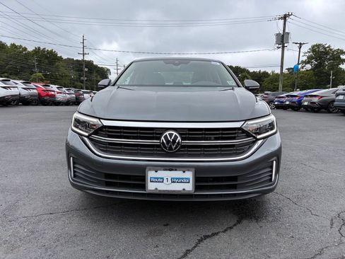 Used 2024 Volkswagen Jetta SEL FWD image 2