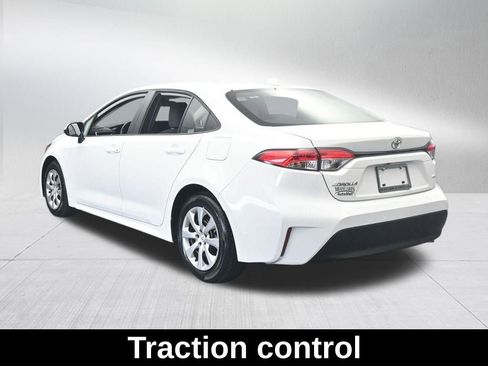 Used 2024 Toyota Corolla LE image 5