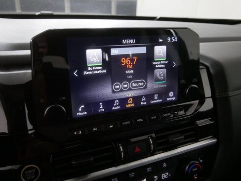 Used 2024 Nissan Pathfinder Platinum w/ Black Appearance Package image 31