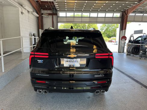 New 2026 Chevrolet Traverse High Country w/ LPO, Floor Liner Package FWD image 7