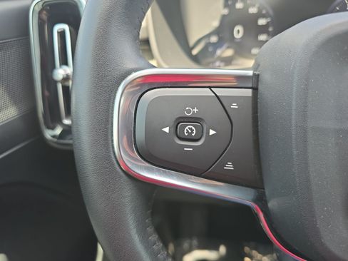 Used 2019 Volvo XC40 T4 Inscription FWD image 22