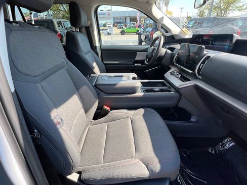Used 2025 Ford Expedition Max Active RWD image 16