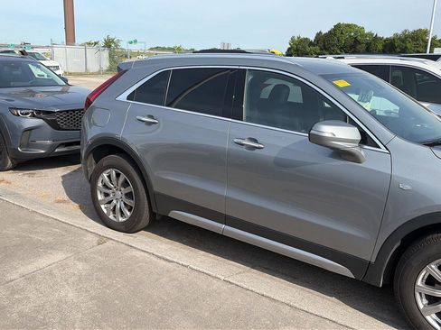 Used 2023 Cadillac XT4 Premium Luxury w/ Cold Weather Package AWD/4WD image 14