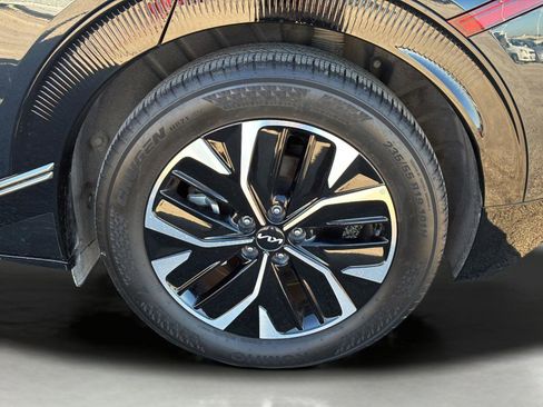 Used 2023 Kia EV6 Wind image 31