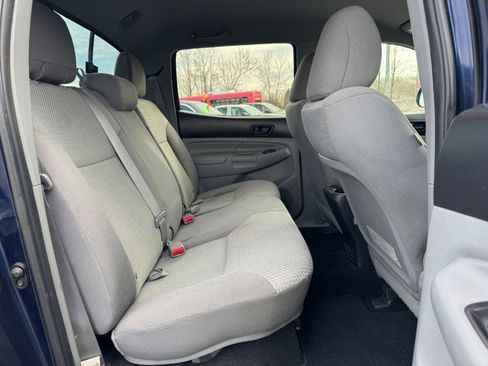 Used 2012 Toyota Tacoma 4x4 Double Cab image 17