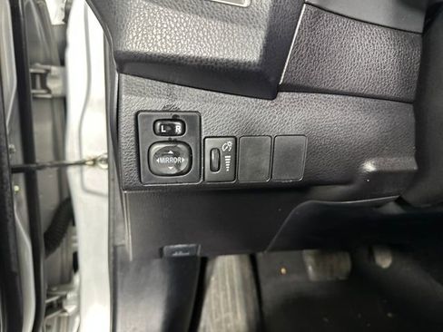 Used 2014 Toyota Corolla S image 19