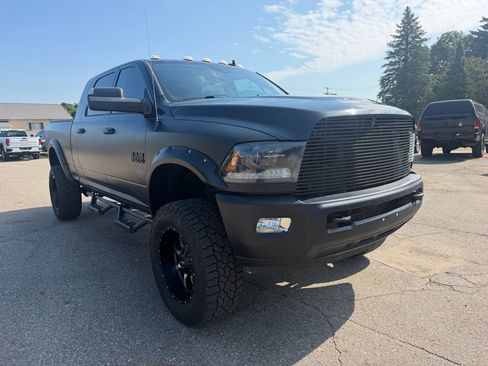 Used 2015 RAM 2500 Laramie w/ Black Appearance Group AWD/4WD image 4