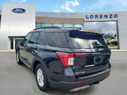 Used 2025 Ford Explorer Active w/ Active Comfort Package RWD image 7