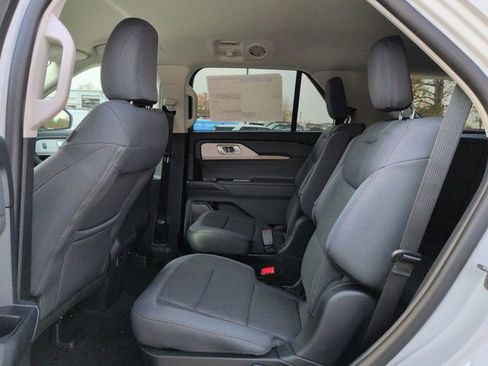 New 2026 Ford Explorer Active image 14
