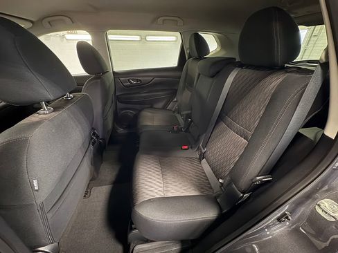 Used 2019 Nissan Rogue S image 25