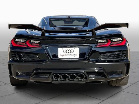 Used 2025 Chevrolet Corvette Z06 w/ Z07 Performance Package image 4