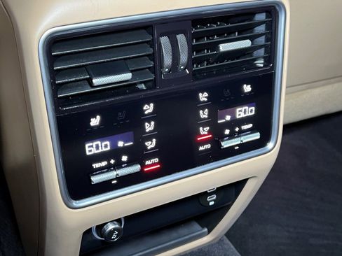 Used 2022 Porsche Cayenne S image 21