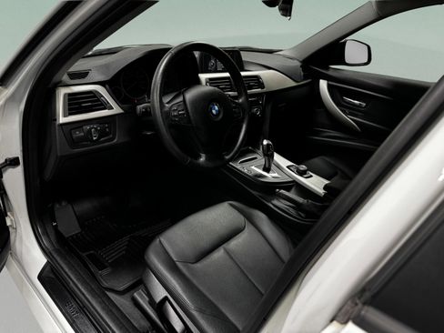 Used 2017 BMW 320i Sedan image 9