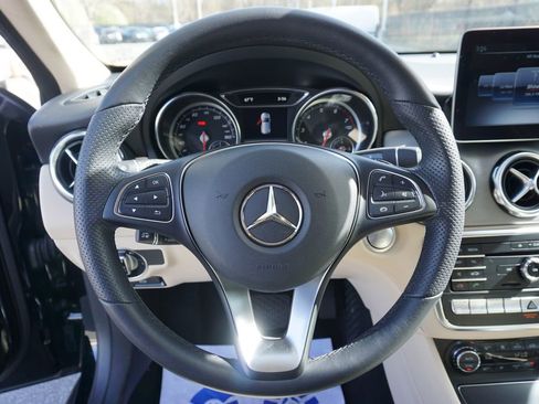 Used 2019 Mercedes-Benz GLA 250 4MATIC image 13