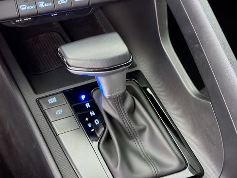 Used 2025 Hyundai Elantra Sport FWD image 19