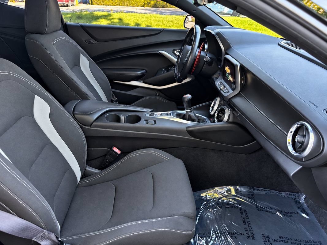 Used 2016 Chevrolet Camaro SS RWD image 16